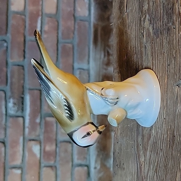 VINTAGE GOEBEL TITMOUSE BIRD GERMAN FIGURINE - Picture 1 of 6